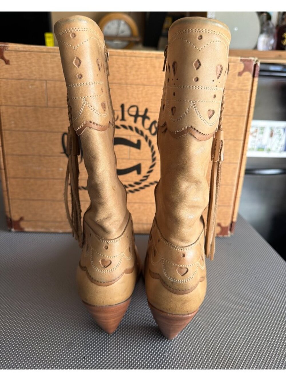 Charlie 1 Horse Lucchese Women's Tan Leather Side Tassel Mid-Calf Boots 8 w/Box - Picture 3 of 16